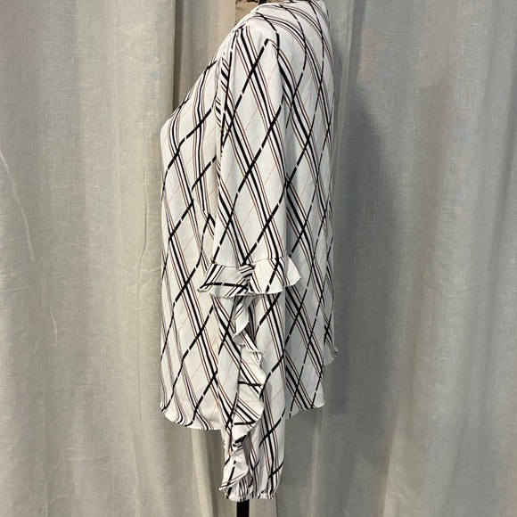 White House Black Market Geometric Blouse - Picture 4 of 7